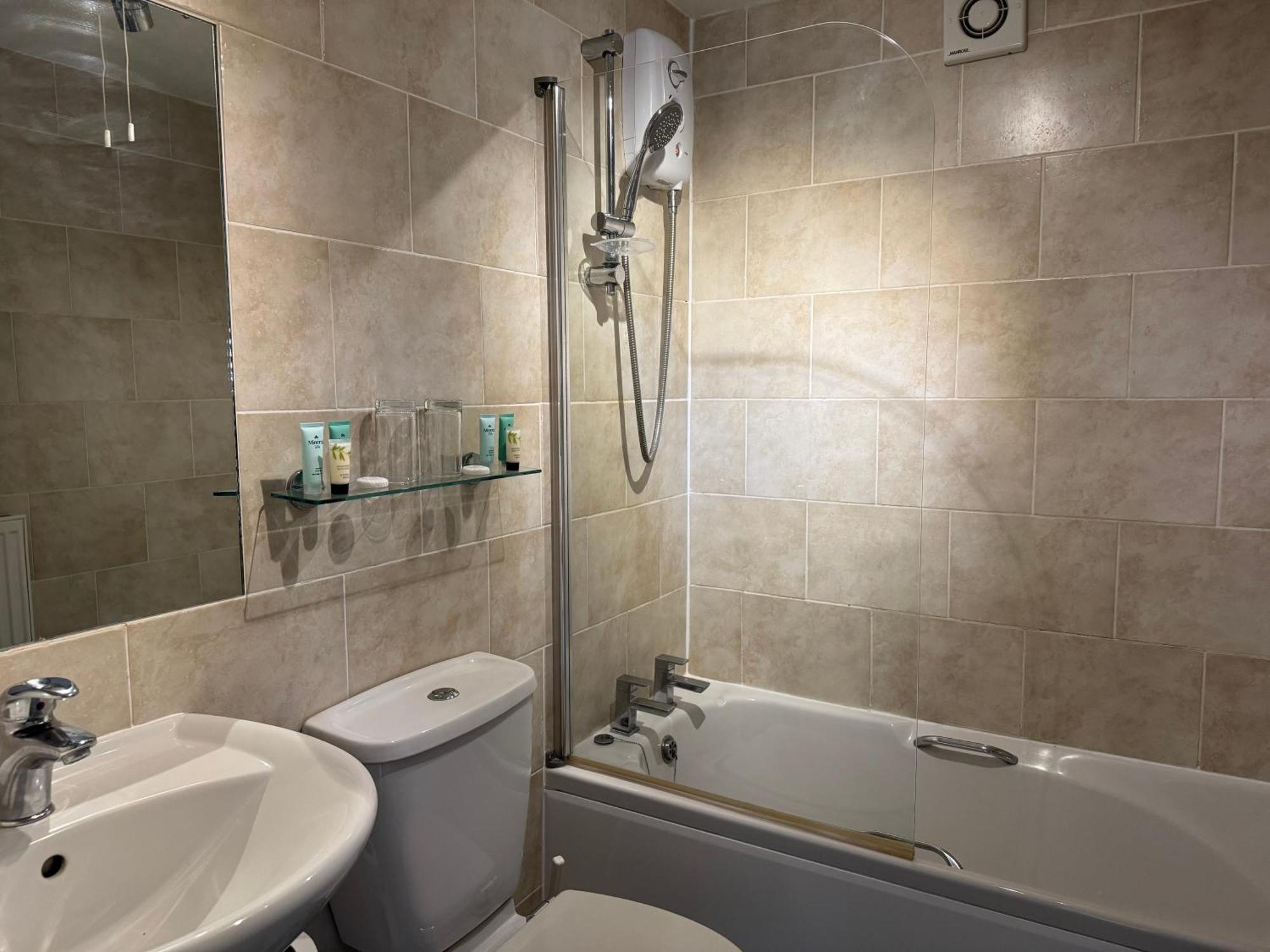 Oaklands Hotel Thorpe St Andrew Ngoại thất bức ảnh